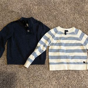 Set of 2 boys sweaters size 4T